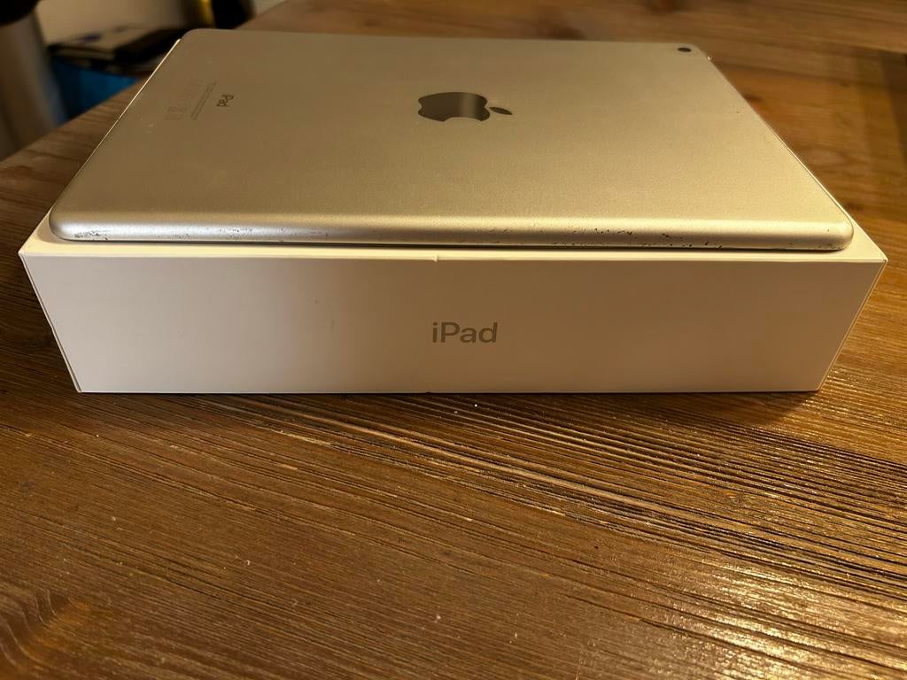 Apple iPad A1822 (5e generatie) - Moederbord defect, 10 inch, 32 GB, Apple iPad, Ophalen of Verzenden