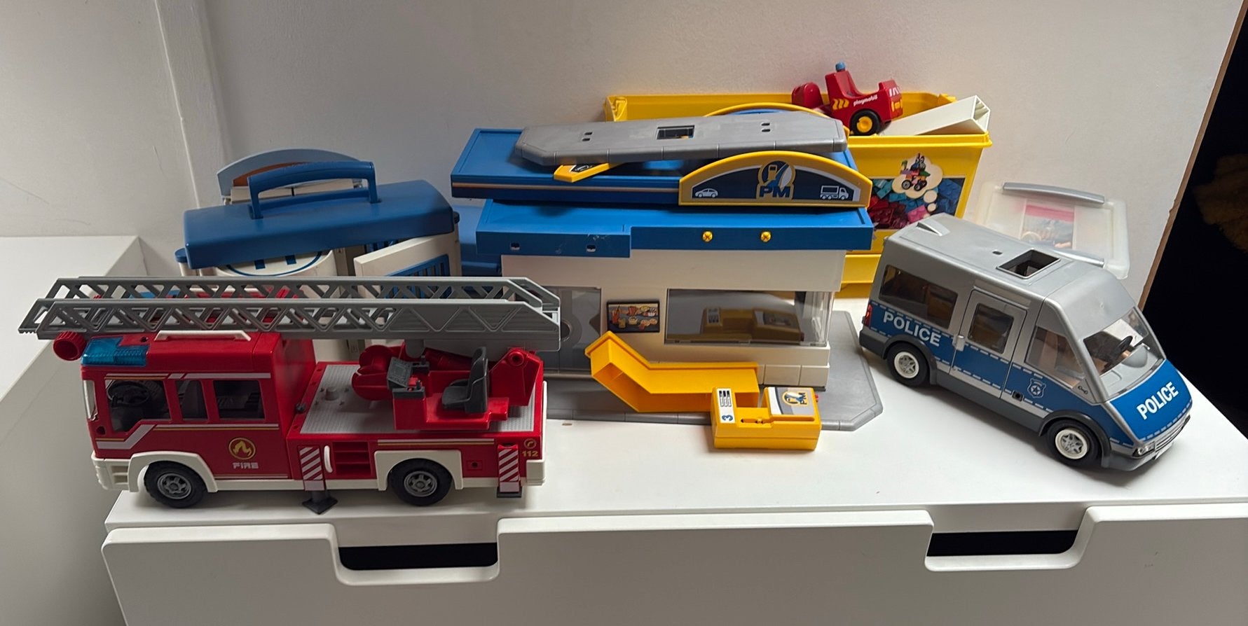 Playmobil brandweer politie tankstation, Ophalen, Zo goed als nieuw