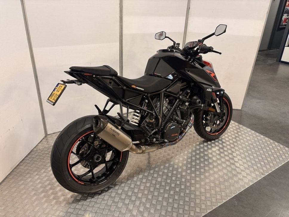 KTM 1290 Super Duke R (bj 2018), Motoren, 2 cilinders, KTM, Motorrijbewijs A, Bedrijf