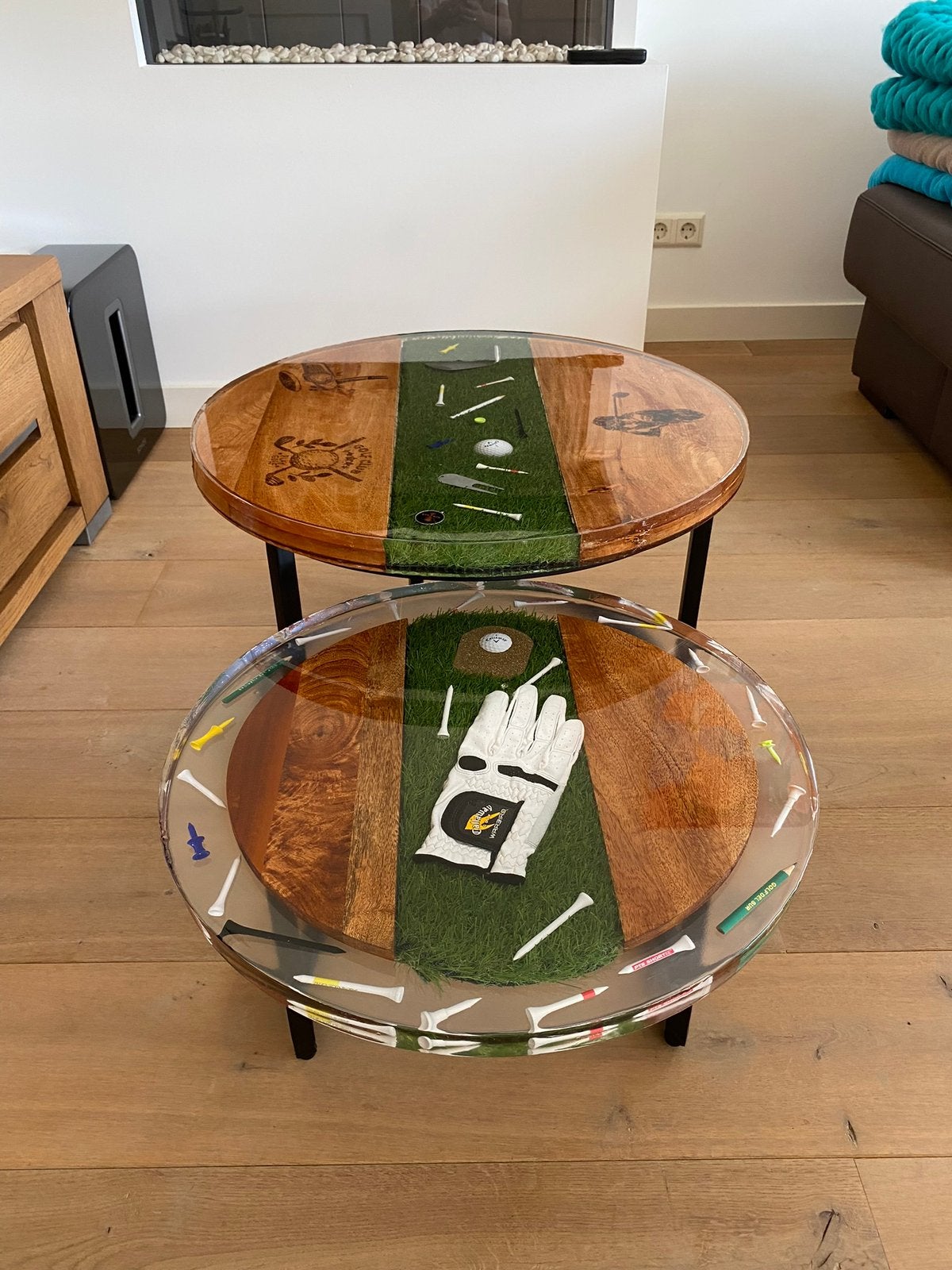 Set van 2 unieke Epoxy bijzettafeltjes, Overige materialen, Minder dan 55 cm, Rond, Zo goed als nieuw