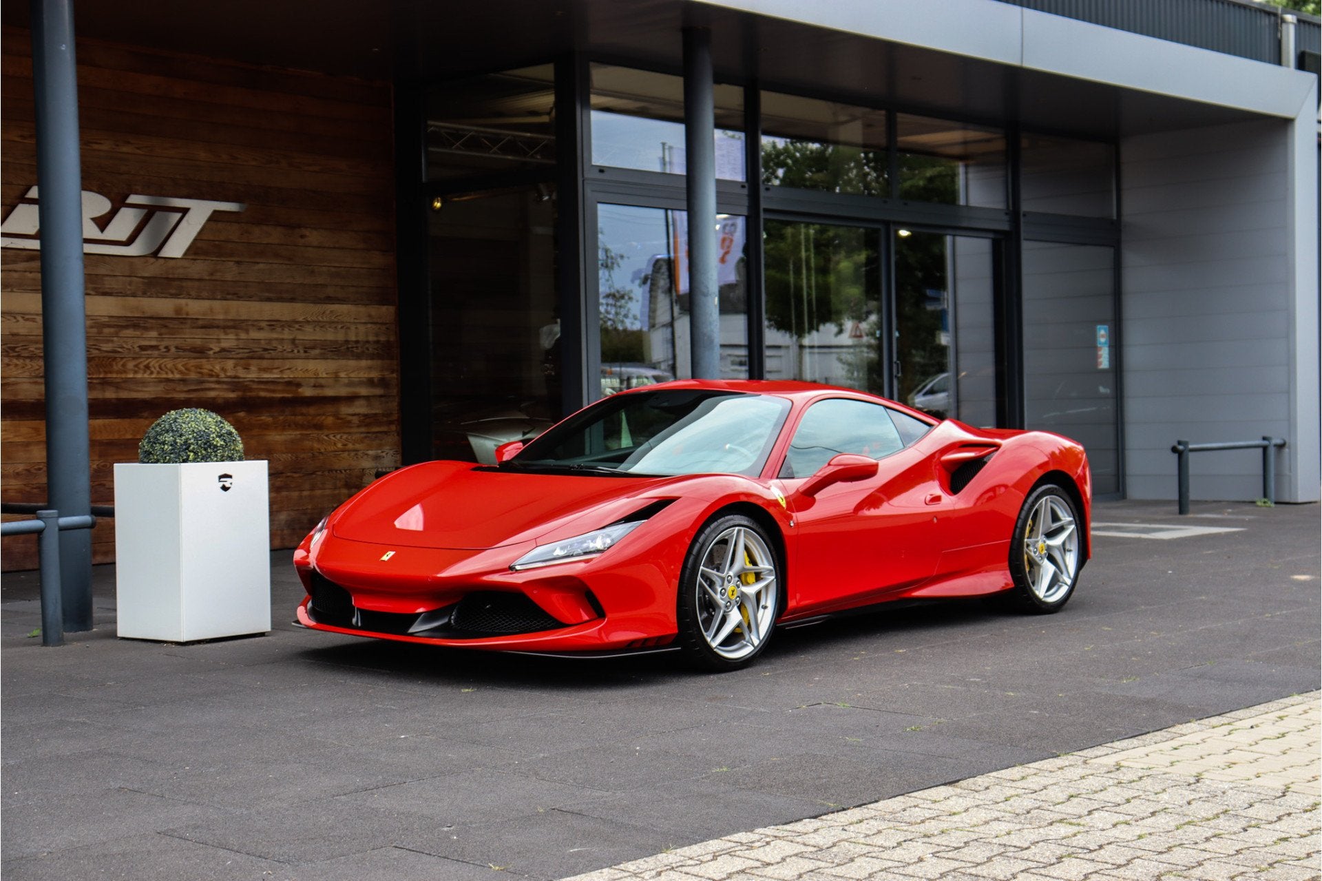 Ferrari F8 Tributo 3.9 V8 HELE BTW *Drivers Display/Carbon B, Automaat, Achterwielaandrijving, Gebruikt, 1505 kg