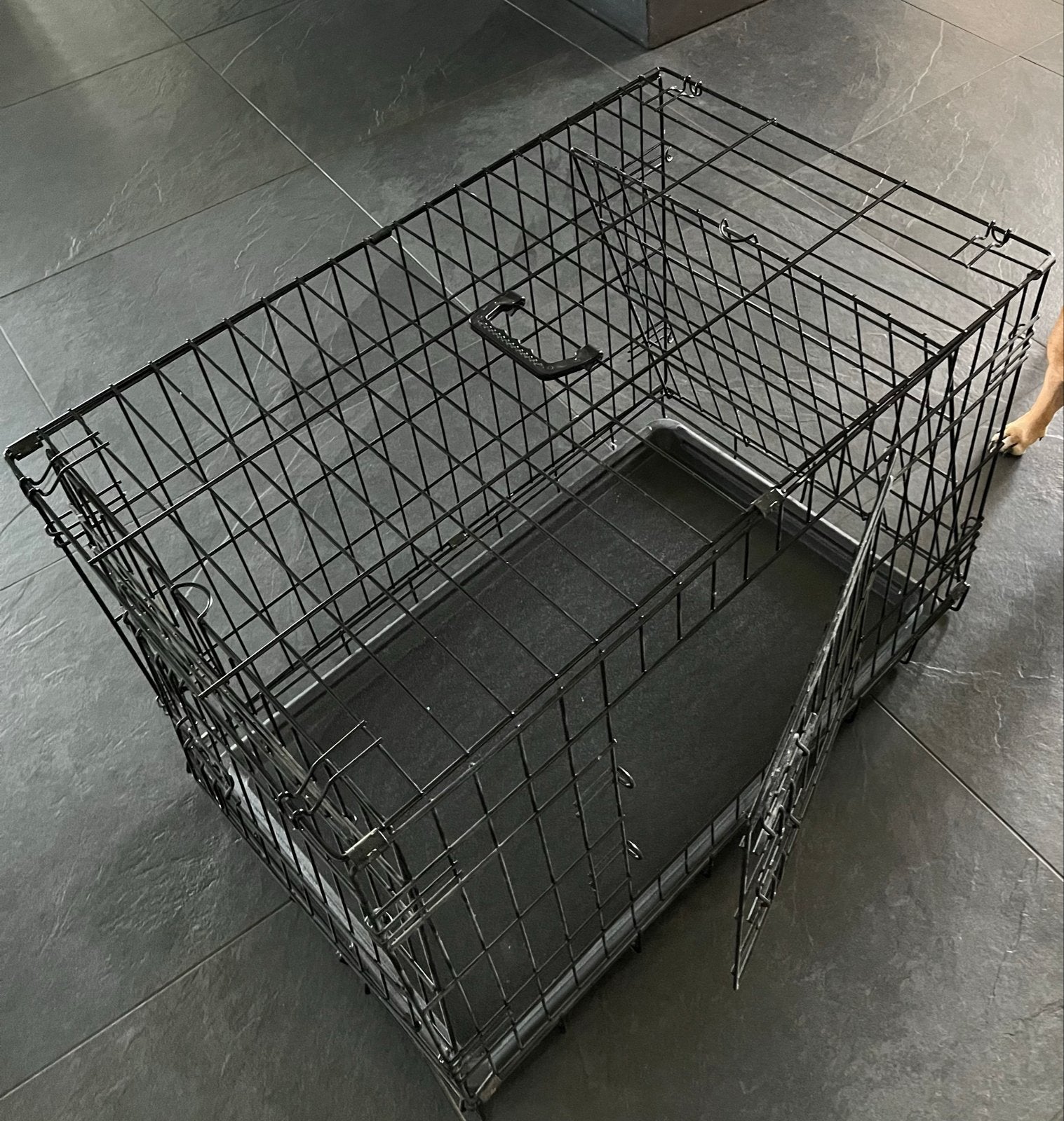 Bench Met 2 Deuren - Grijs 75x46x53 cm en kunststof lade., Dieren en Toebehoren, Hondenbenches, Ophalen, Zo goed als nieuw