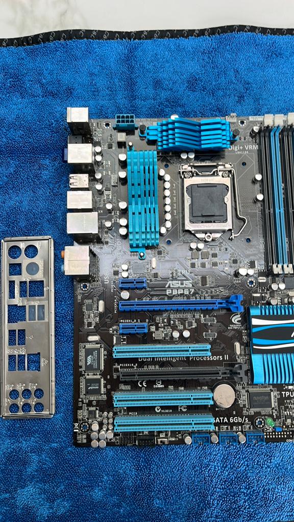 Asus p8p67 lga1155, Computers en Software, Moederborden, Ophalen of Verzenden, Zo goed als nieuw, Intel, DDR3