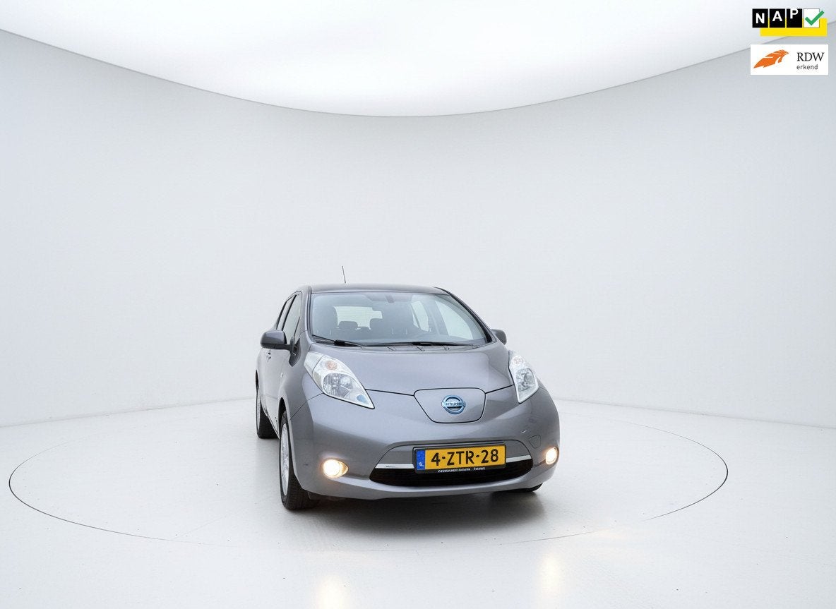 Nissan LEAF Visia 24 kWh LAGE KM STAND, Auto's, Nissan, Dealer onderhouden, Gebruikt, 199 km, Parkeersensor
