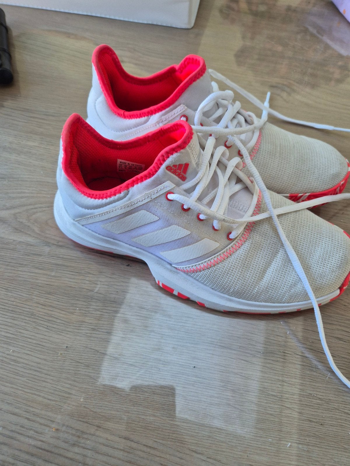 Adidas dames tennisschoenen - Wit/Roze, Sport en Fitness, Adidas, Gebruikt, L00, Schoenen