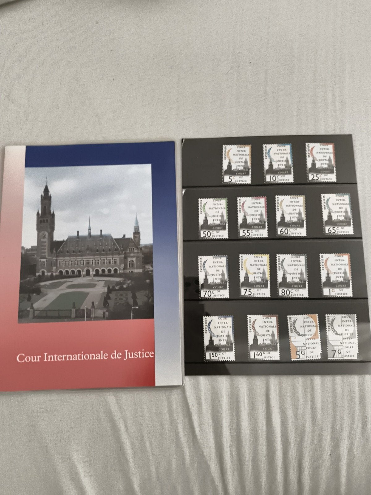 PTT Postzegelmapje Internationaal Gerechtshof 1989, Postzegels en Munten, Ophalen of Verzenden, Na 1940, Postfris