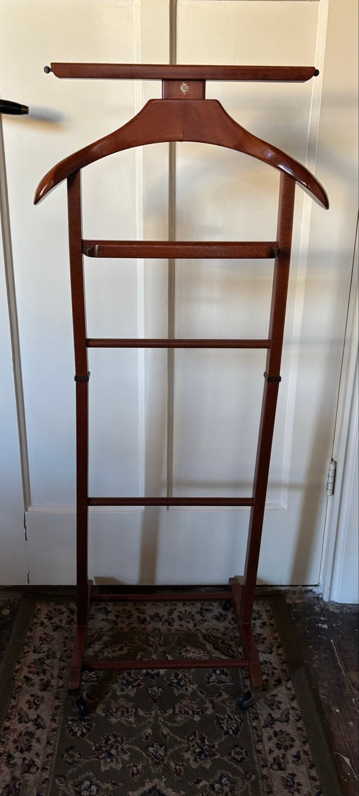 Vintage houten kledingrek met wieltjes, Ophalen, Gebruikt, 100 tot 150 cm, Staande kapstok
