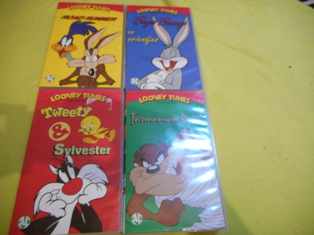 LOONEY TUNES Tweety & Sylvester! Classic Cartoons Op VIDEO!, Cd's en Dvd's, Tekenfilm, Alle leeftijden, Ophalen of Verzenden, Zo goed als nieuw