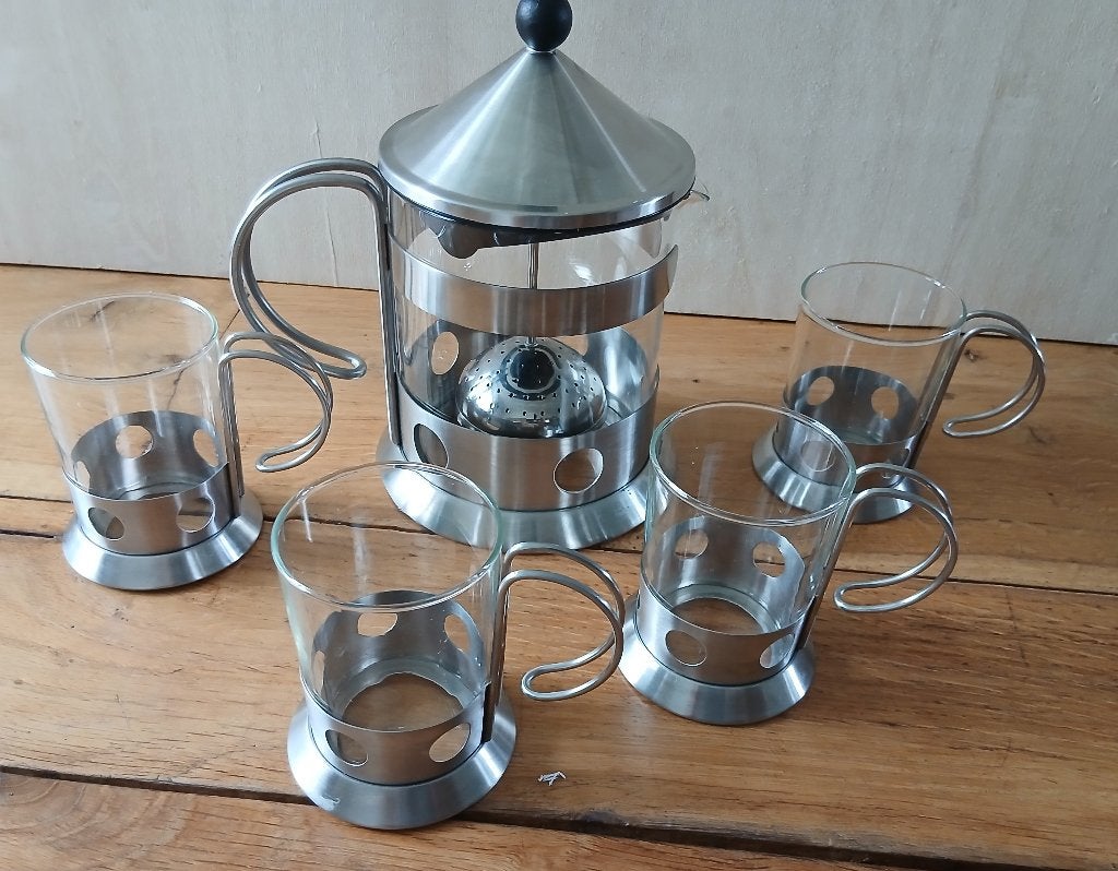 Theepot 1,2 liter met vier theeglazen in rvs-houders., Overige merken, Ophalen of Verzenden, Glas, Zo goed als nieuw