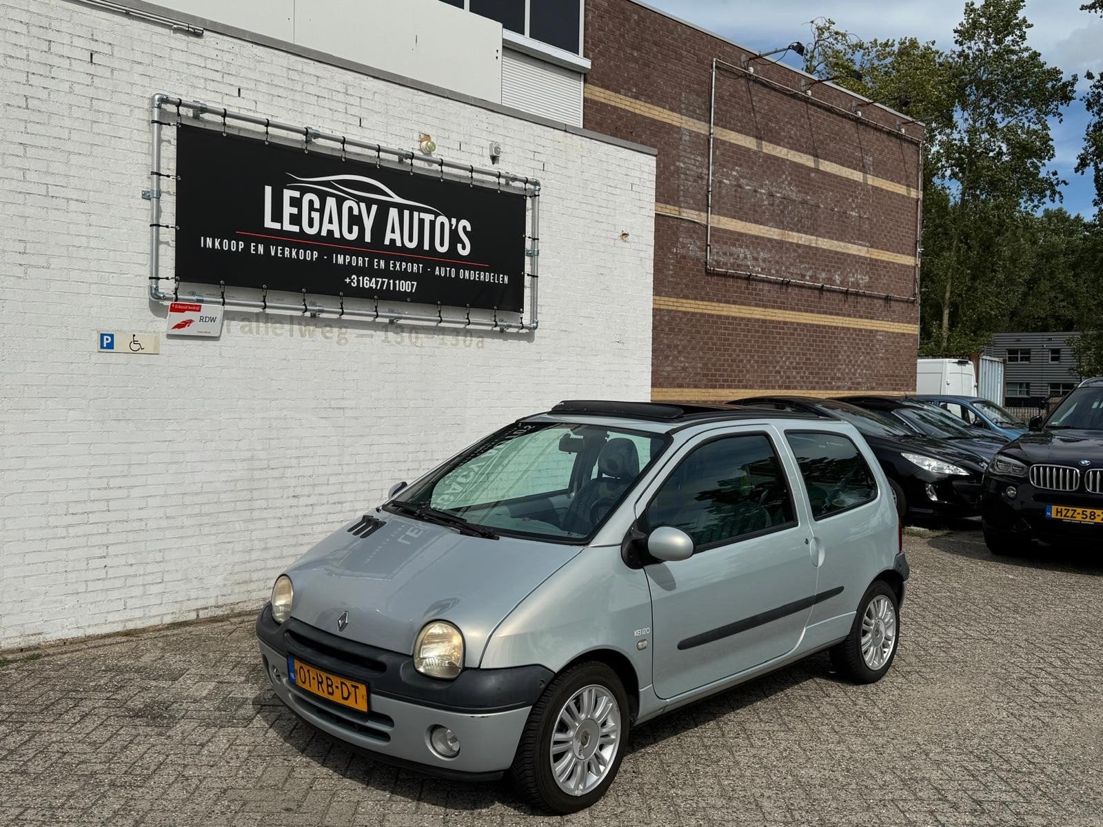 Renault Twingo 1.2-16V Kenzo Eco Quickshift 5 - NIEUW APK BI, Dealer onderhouden, Zwart, 4 cilinders, 4 stoelen