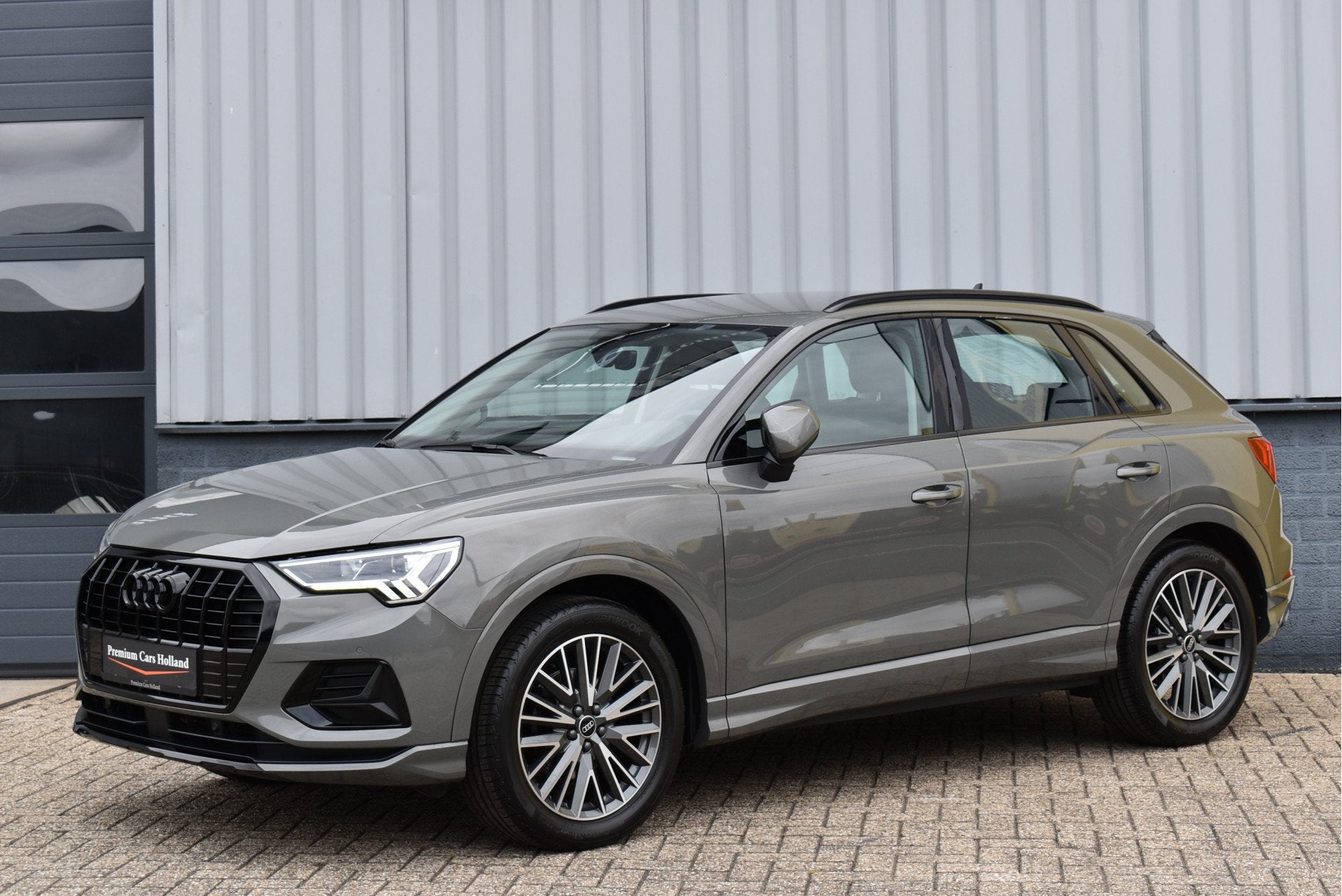 Audi Q3 35 TFSI Black Edition Navi Sfeer Full Led Apple Carp, Auto's, Audi, Euro 6, 4 cilinders, 150 pk, Automatische klimaatregeling