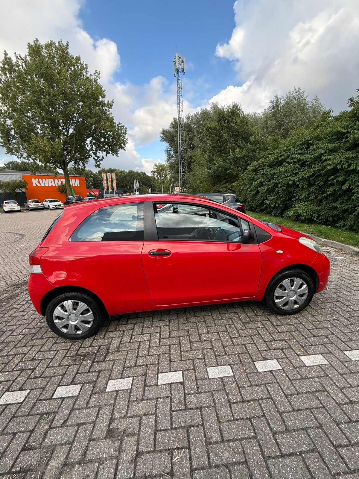 Foto 4 van Toyota Yaris 1.0 12V Vvt 14 maanden apk