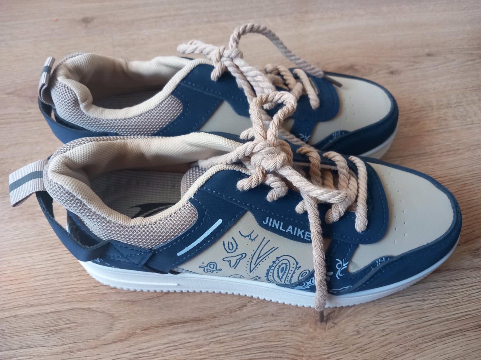 Nieuwe leuke damesschoenen maat 39., Ophalen of Verzenden, Nieuw, Sneakers of Gympen