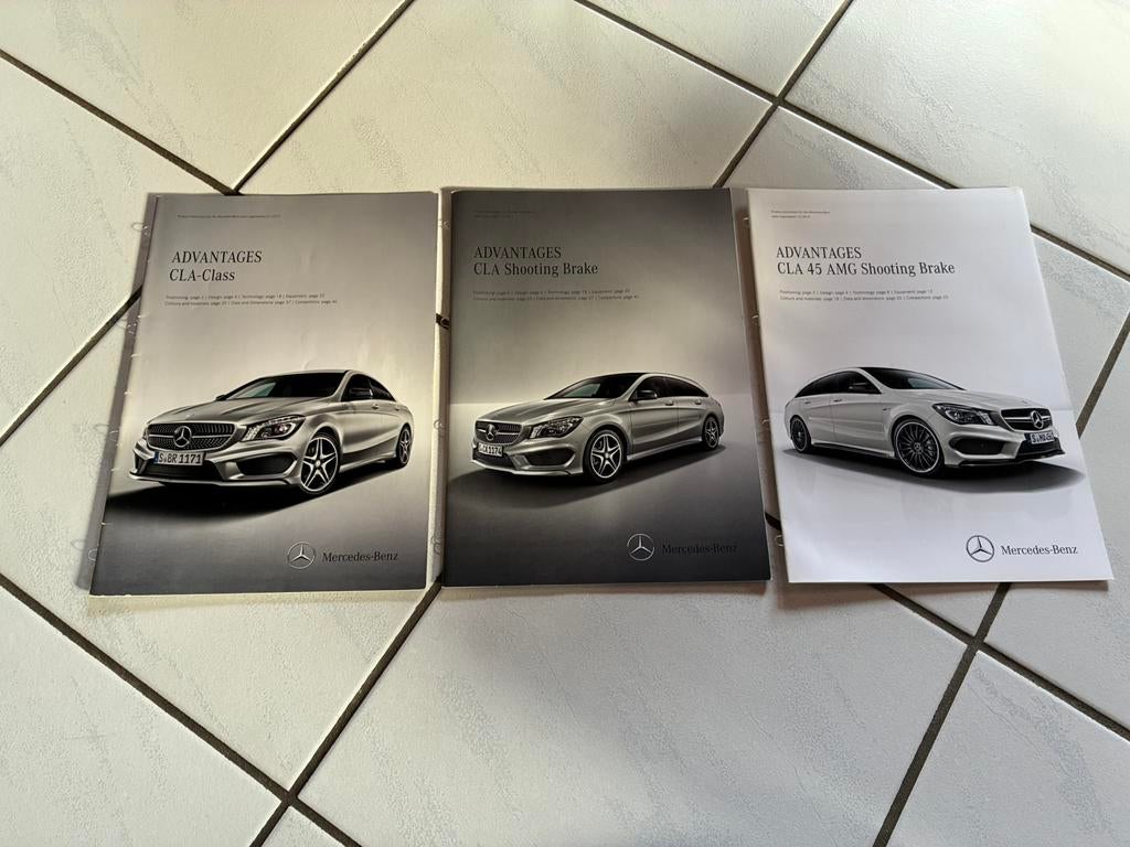 3 stuks Interne informatie Mercedes CLA 45 AMG Advantages, Ophalen of Verzenden, Gelezen, Mercedes