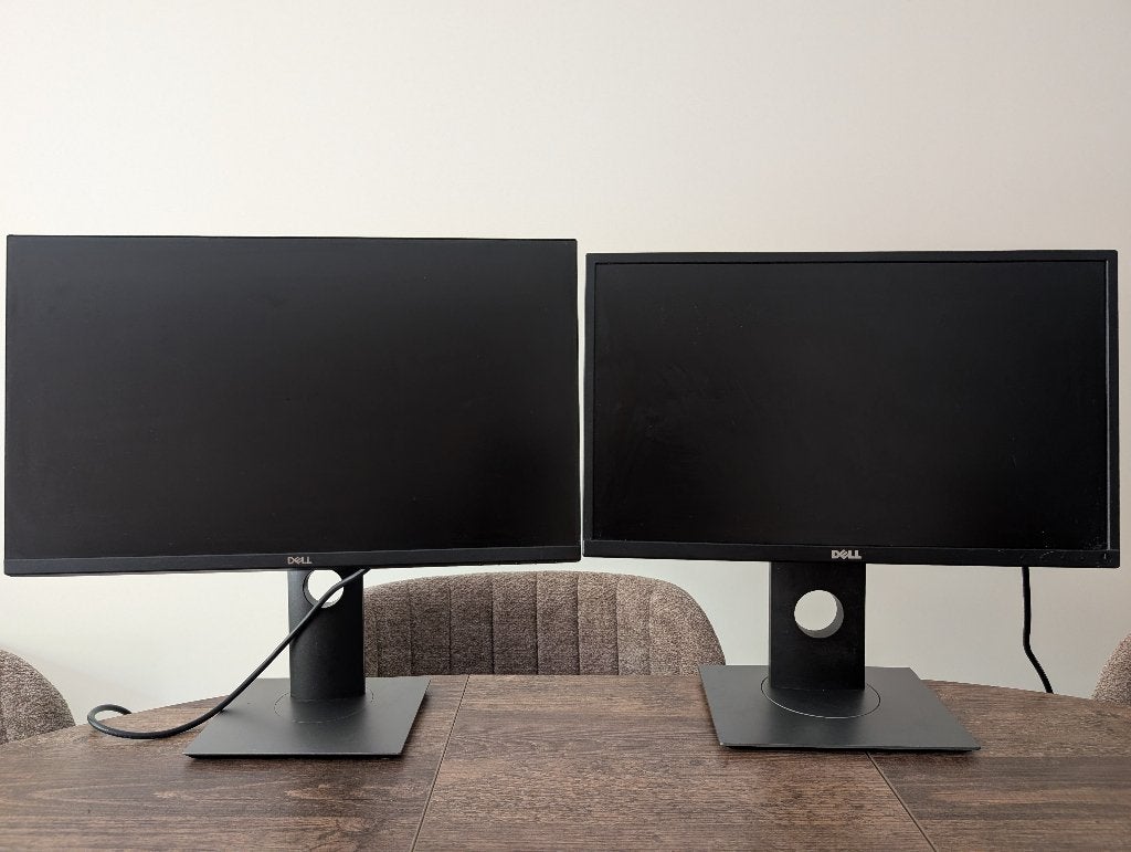 2x Dell IPS monitor | 24" + 22" | Full HD | verstelbare voet, Computers en Software, Ophalen, IPS, DisplayPort, In hoogte verstelbaar