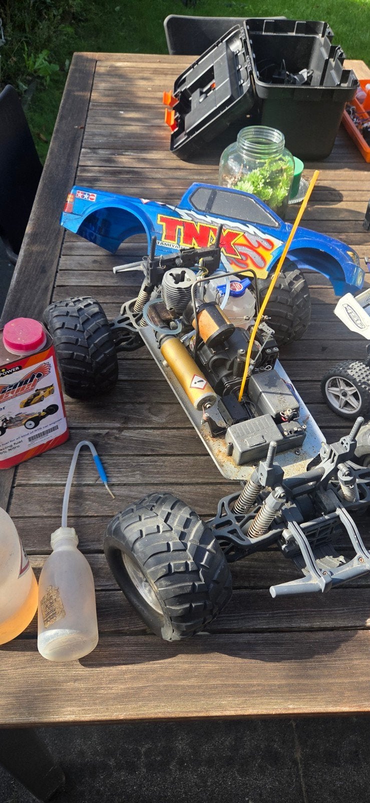 RC auto's  met allerlei onderdelen. 1 nitro en 1 accu, Gebruikt, Onderdeel, Overige schalen, Overige typen