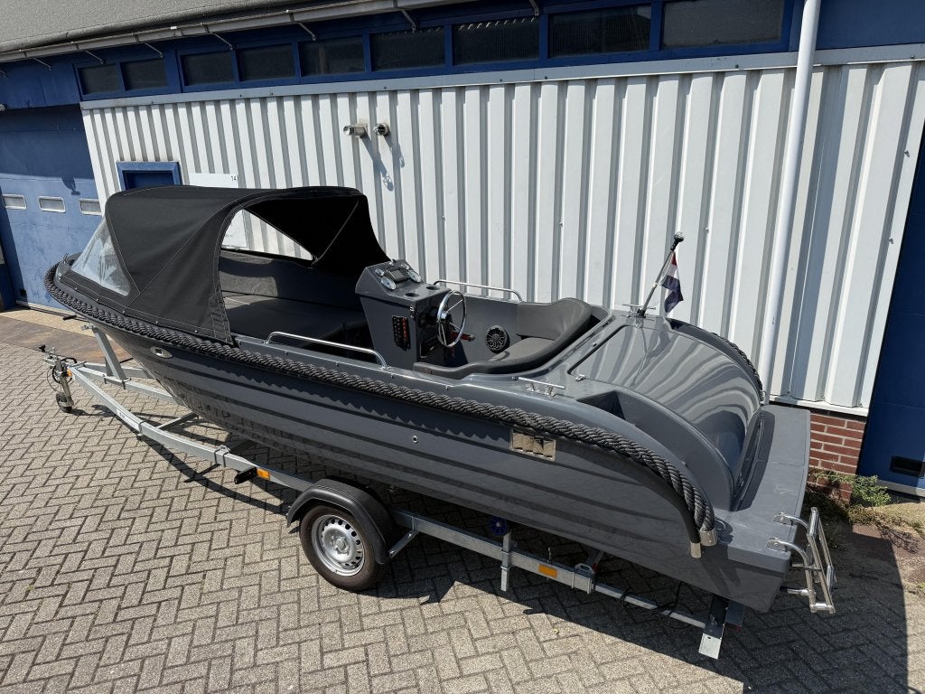 Bomvolle RaJo 530 MM tender sloep Yamaha 25 pk, Watersport en Boten, Sloepen, Overige typen, Niet ingevuld, 5 m, Zo goed als nieuw
