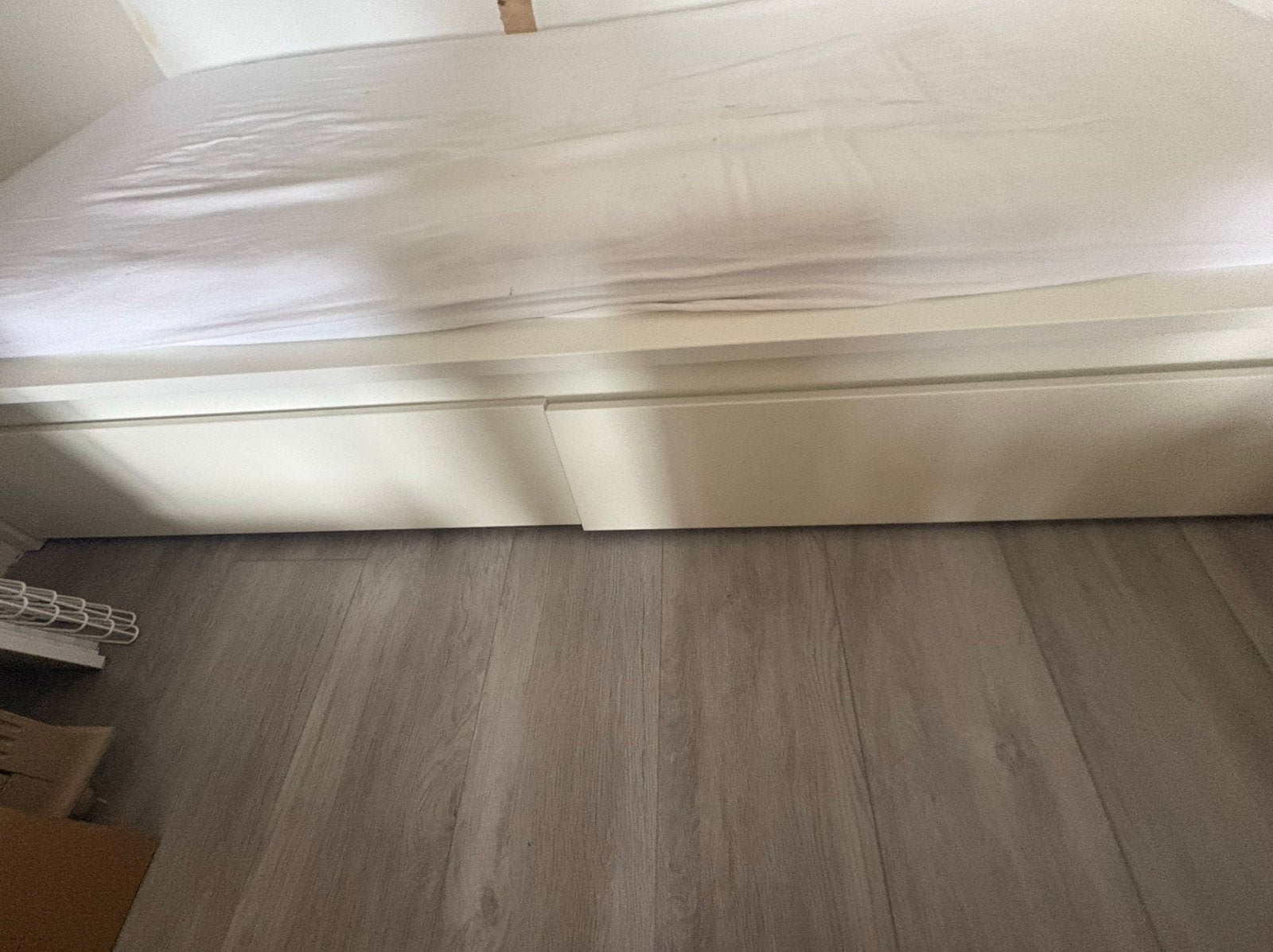 Gratis; Eenpersoonsbed met 2 opberglades (excl. matras), Huis en Inrichting, Ophalen, Gebruikt, Eenpersoons, Wit
