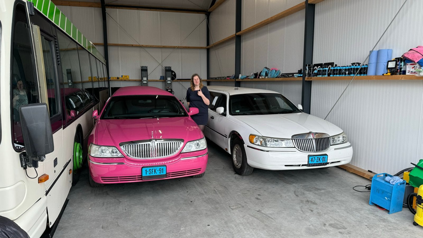 Lincoln Town Car Towncar 2001 Wit en 2003 Roze, 242 pk, Town Car, Wit, 2810 kg