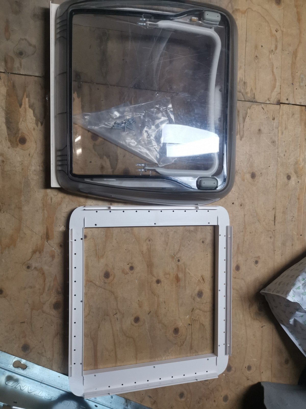 Dometic heki  dakluik 40x40 camper caravan, Ophalen