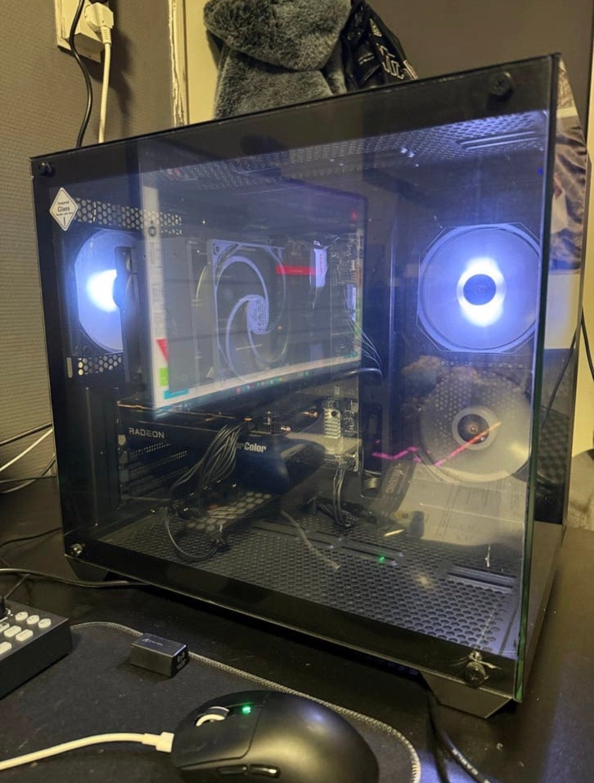 Gaming PC met AMD Ryzen 5 9600X, RX 9060X en 32GB RAM, Ophalen, 32 GB, Zo goed als nieuw, Gaming