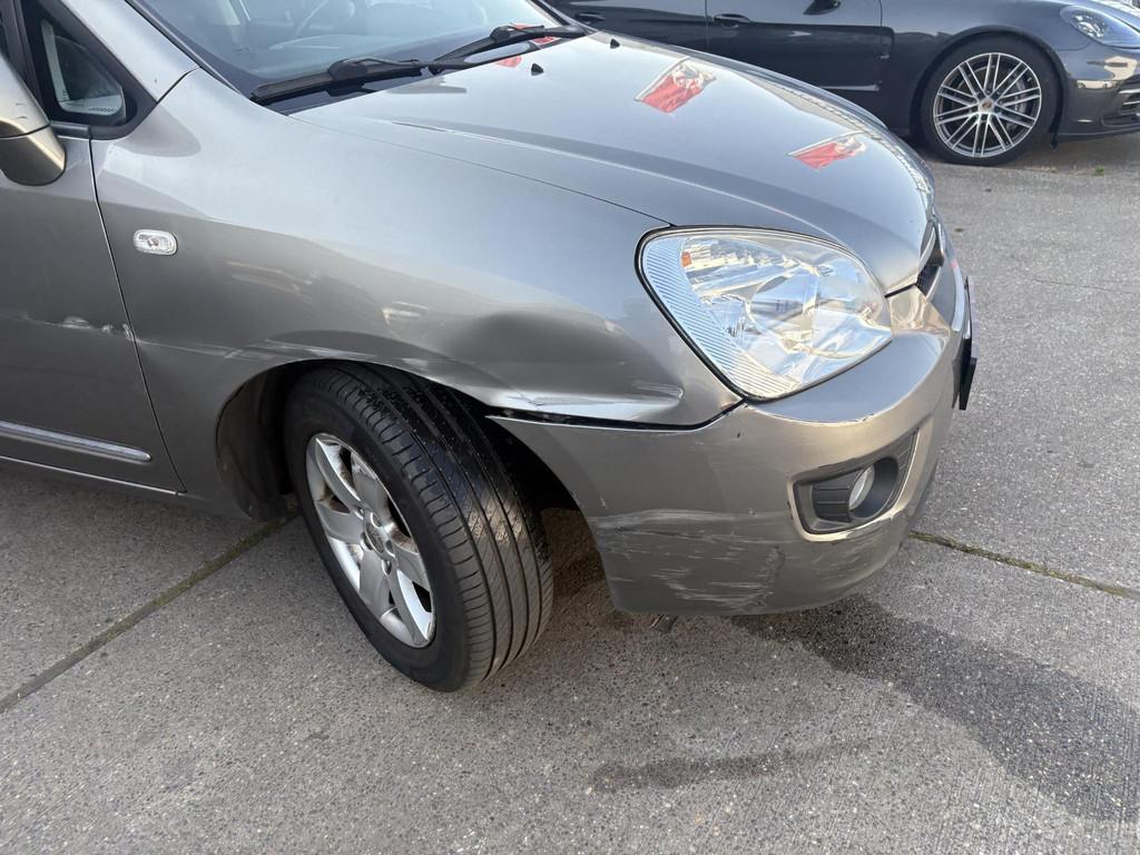 Kia Carens 2.0 CVVT X-ecutive, Auto's, Kia, 1998 cc, Stof, Gebruikt, 4 cilinders