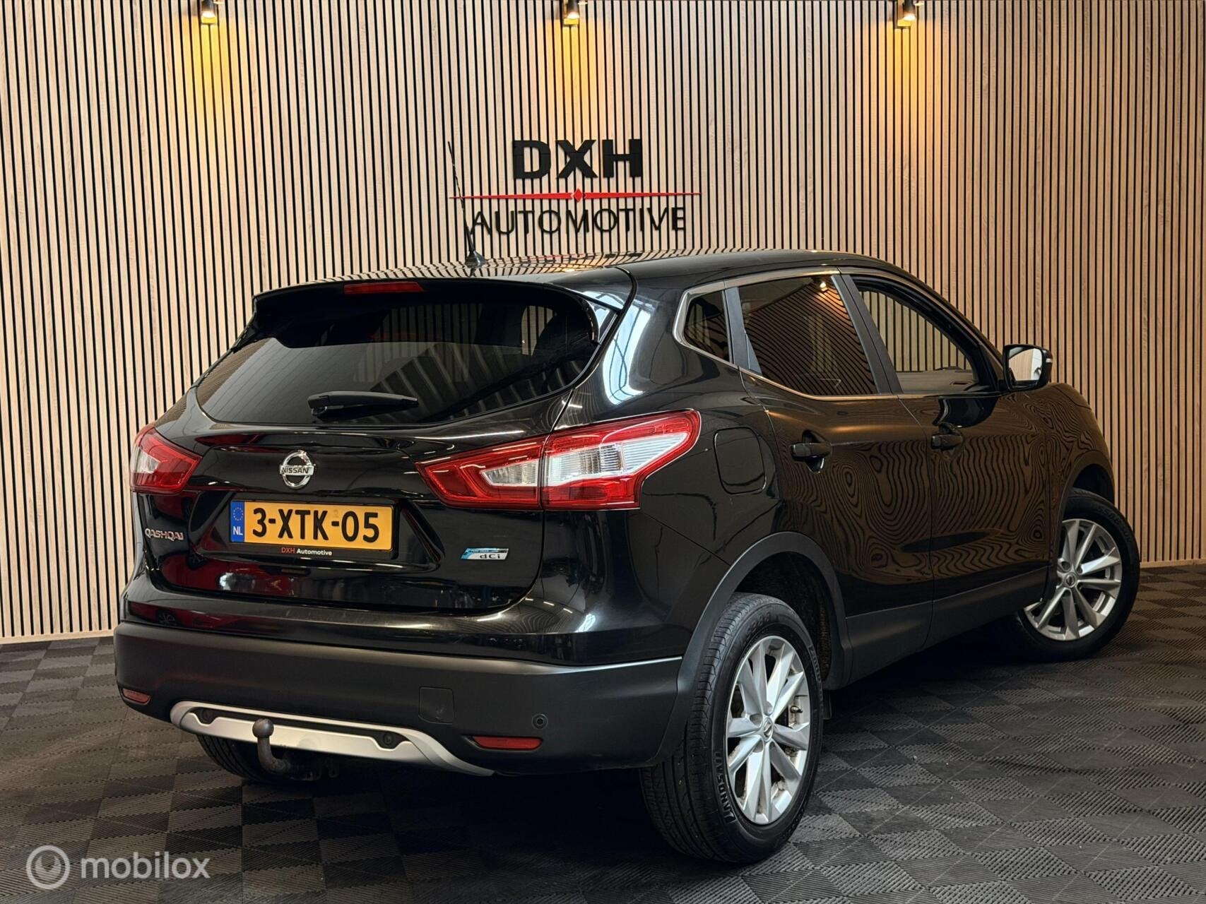 Nissan Qashqai 1.5 dCi Tekna OrgNL PANO NAVI DAB+ CAM TREKHK, Auto's, Voorwielaandrijving, Stof, Gebruikt, Zwart