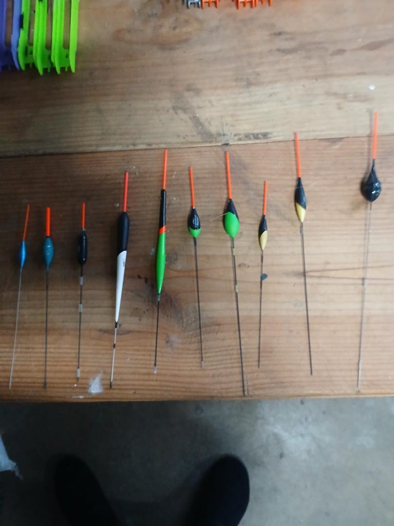 Te koop 10 dobbers, Ophalen of Verzenden, Dobber of Lood