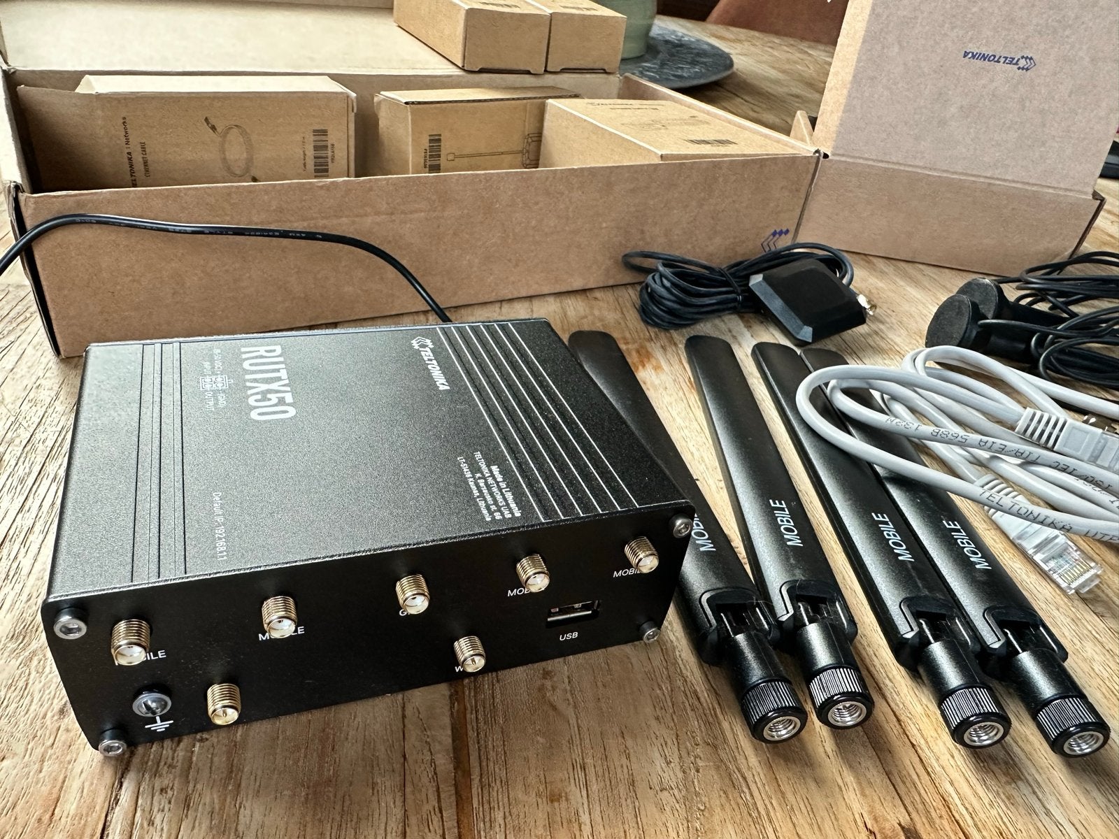 Teltonika RUTX50 5G Industriële Router - Zo goed als nieuw, Computers en Software, Ophalen of Verzenden, Zo goed als nieuw, Router