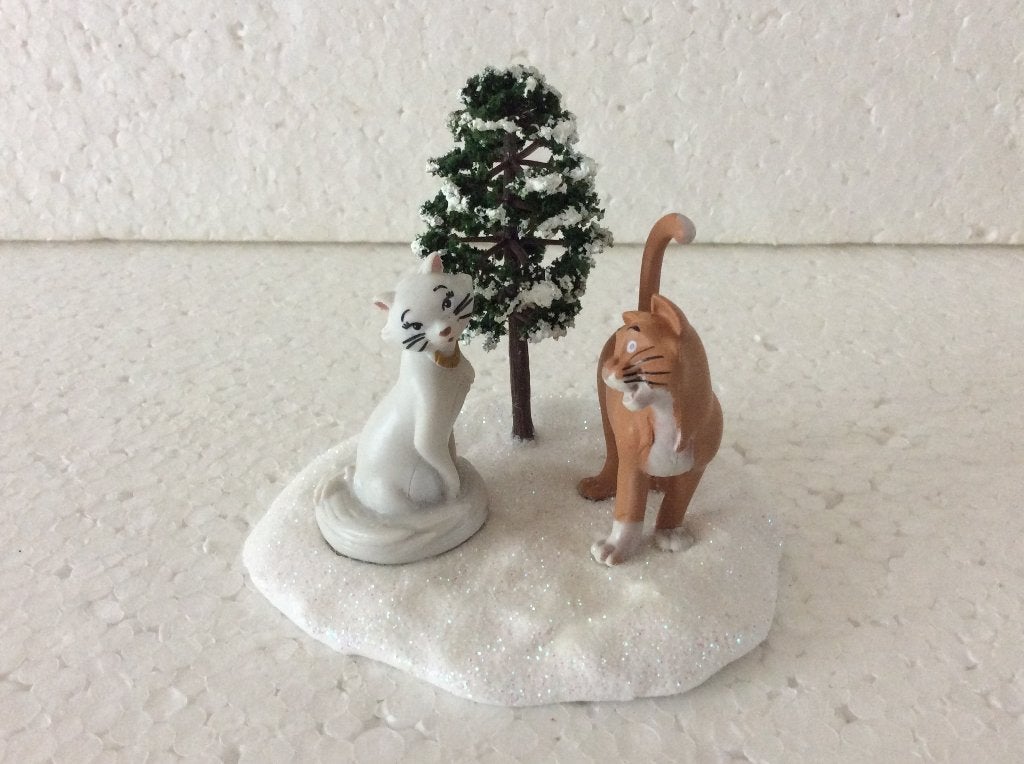 Disney Aristocats - beeldje - kerstdorp, Verzamelen, Disney, Ophalen of Verzenden, Overige figuren, Zo goed als nieuw, Beeldje of Figuurtje