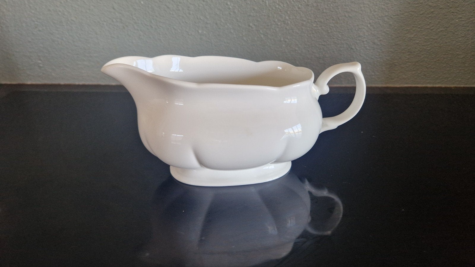 Royal Canterbury Fine Bone China Sauskom, Ophalen
