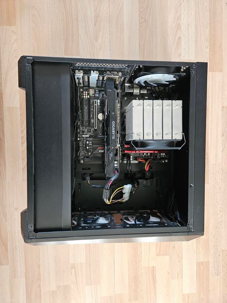 Gaming PC (i5 7th gen, 16gb DDR4, GTX 1070), Computers en Software, Ophalen, Zo goed als nieuw
