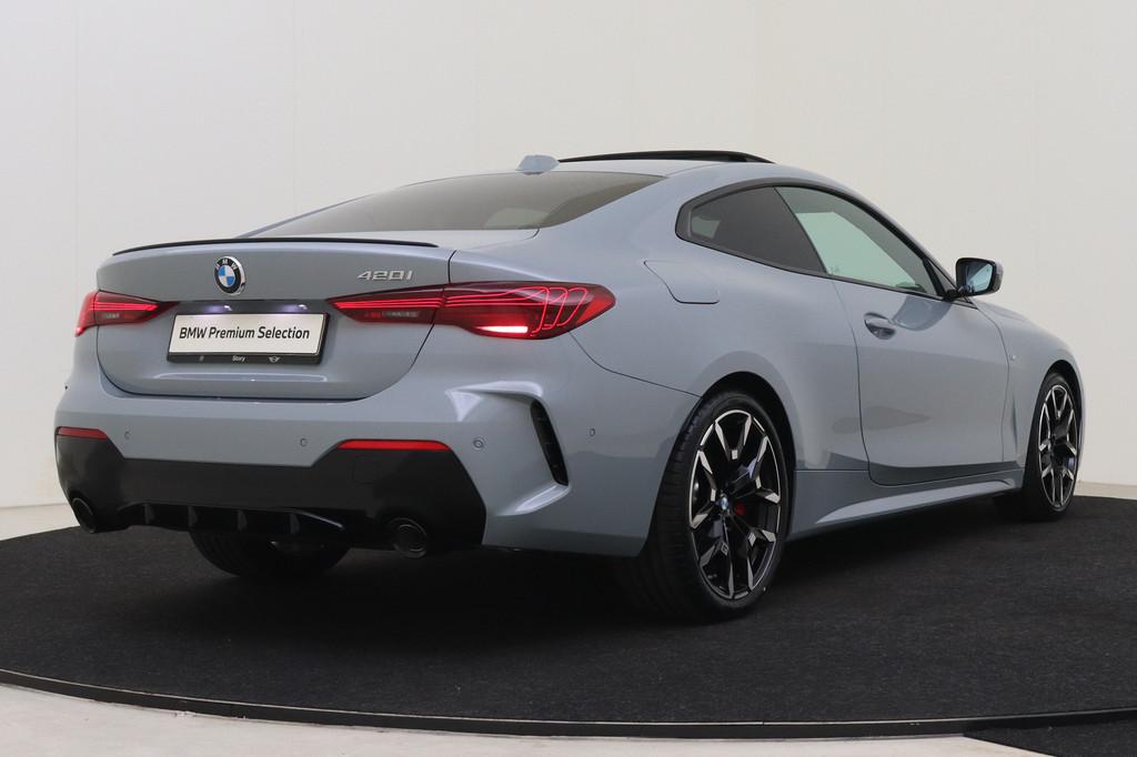 BMW 4 Serie Coupé 420i High Executive M Sport Automaat / Sc, Auto's, BMW, 1998 cc, Euro 6, Met garantie (alle), 4 stoelen