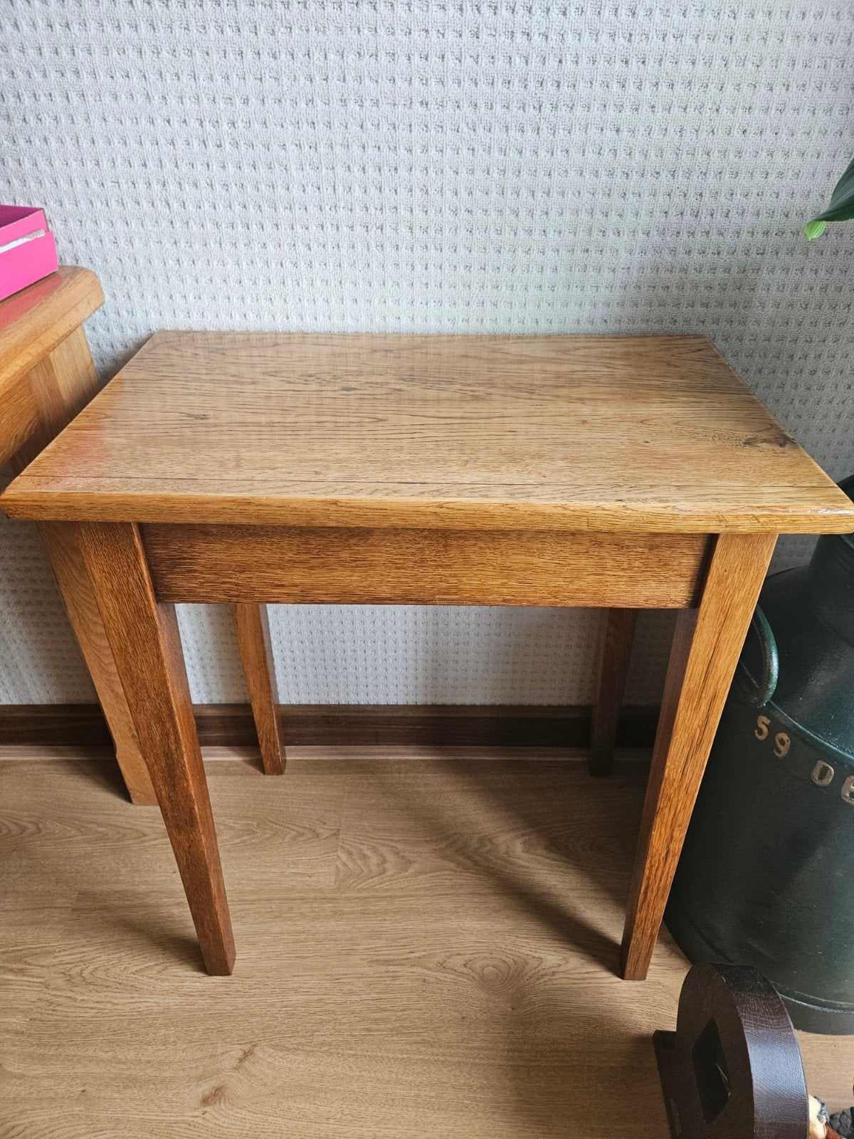 Houten bijzettafel - massief eiken, Huis en Inrichting, Tafels | Bijzettafels, Ophalen, Gebruikt, 55 tot 75 cm, Rechthoekig