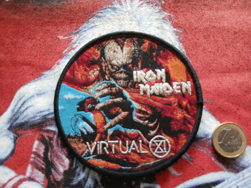 Iron Maiden mooie  Virtual XI circle limited patch 267, Verzamelen, Ophalen of Verzenden, Nieuw, Kleding