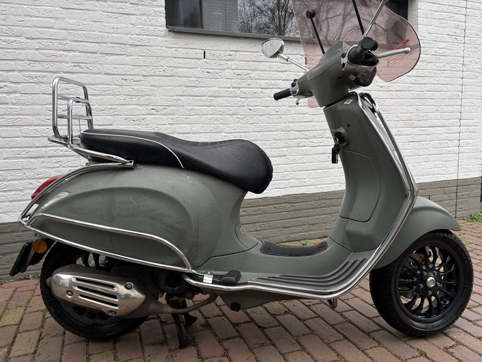 Vespa Sprint (snor) in zeer goede staat en custom kleur, Ophalen, Gebruikt, Maximaal 25 km/u, Overige modellen