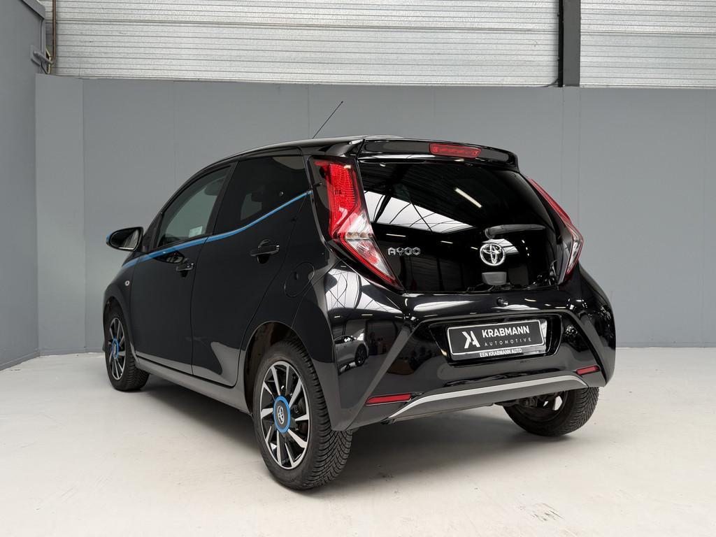 Toyota Aygo 1.0 VVT-i x-play Camera|Carplay|Automaat|Airco, Stof, Gebruikt, Zwart, 4 stoelen