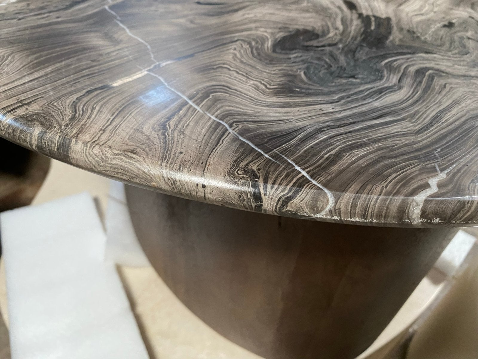 Salontafel Jimme - Donkerbruin echt Marmer Mango Hout - 70cm, Ophalen, Overige materialen, Rond, Nieuw
