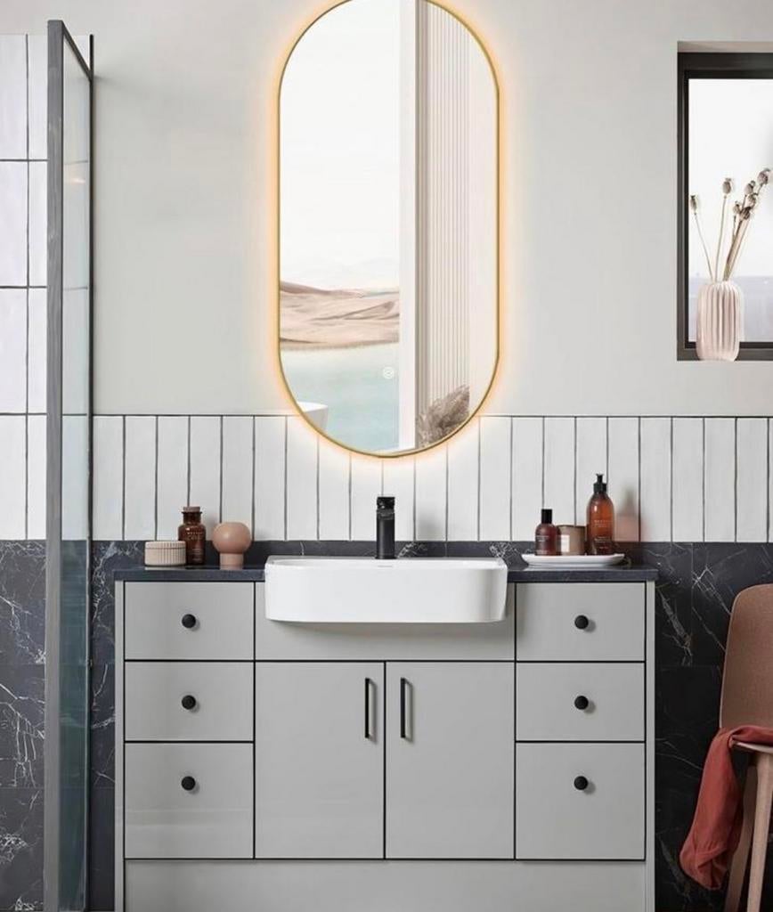 Ovale badkamerspiegel met LED-verlichting/mirror with LED, Minder dan 50 cm, Nieuw, Ophalen of Verzenden, Minder dan 100 cm