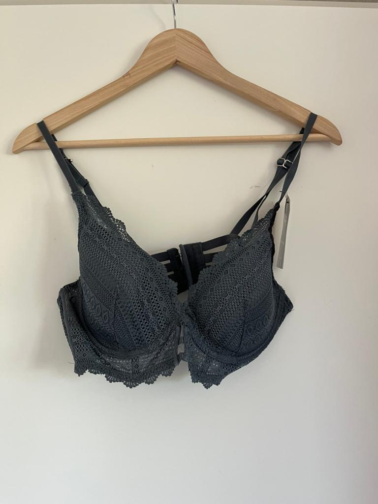 Donkergrijze / BH / beha, maat 80B van Hunkemöller, nieuw, Ophalen of Verzenden, Grijs, BH