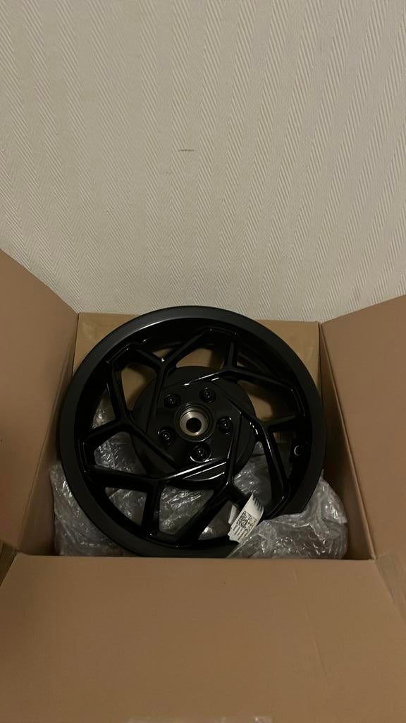 Vespa elettrica velg glans zwart achter NIEUW, Ophalen of Verzenden, Nieuw, Overige typen