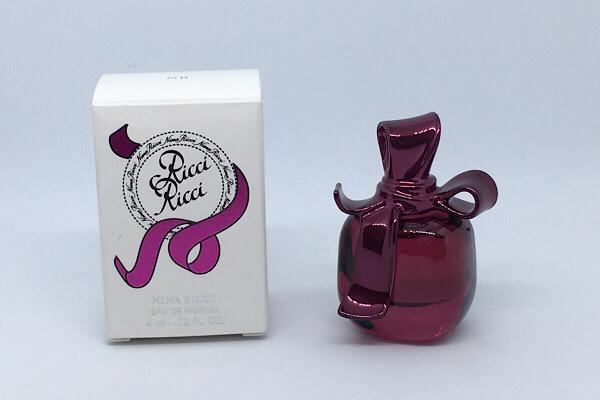 Parfumminiatuur Ricci Ricci 4 ml eau de parfum Nina Ricci, Ophalen of Verzenden, Nieuw, Miniatuur, Gevuld