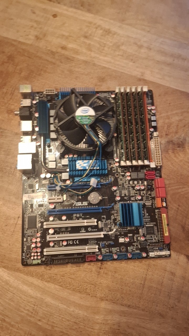 Moederbord met Intel i7 CPU en 16GB DDR3 RAM, Gebruikt, LGA1366, DDR3, Ophalen of Verzenden
