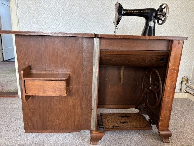 singer naaimachine ( nummer 28) in originele kast 1921, Ophalen