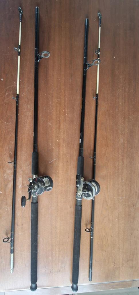 2 Shakespeare Sea Master 1445-285 hengels met Daiwa molens, Ophalen of Verzenden, Gebruikt, Complete hengel