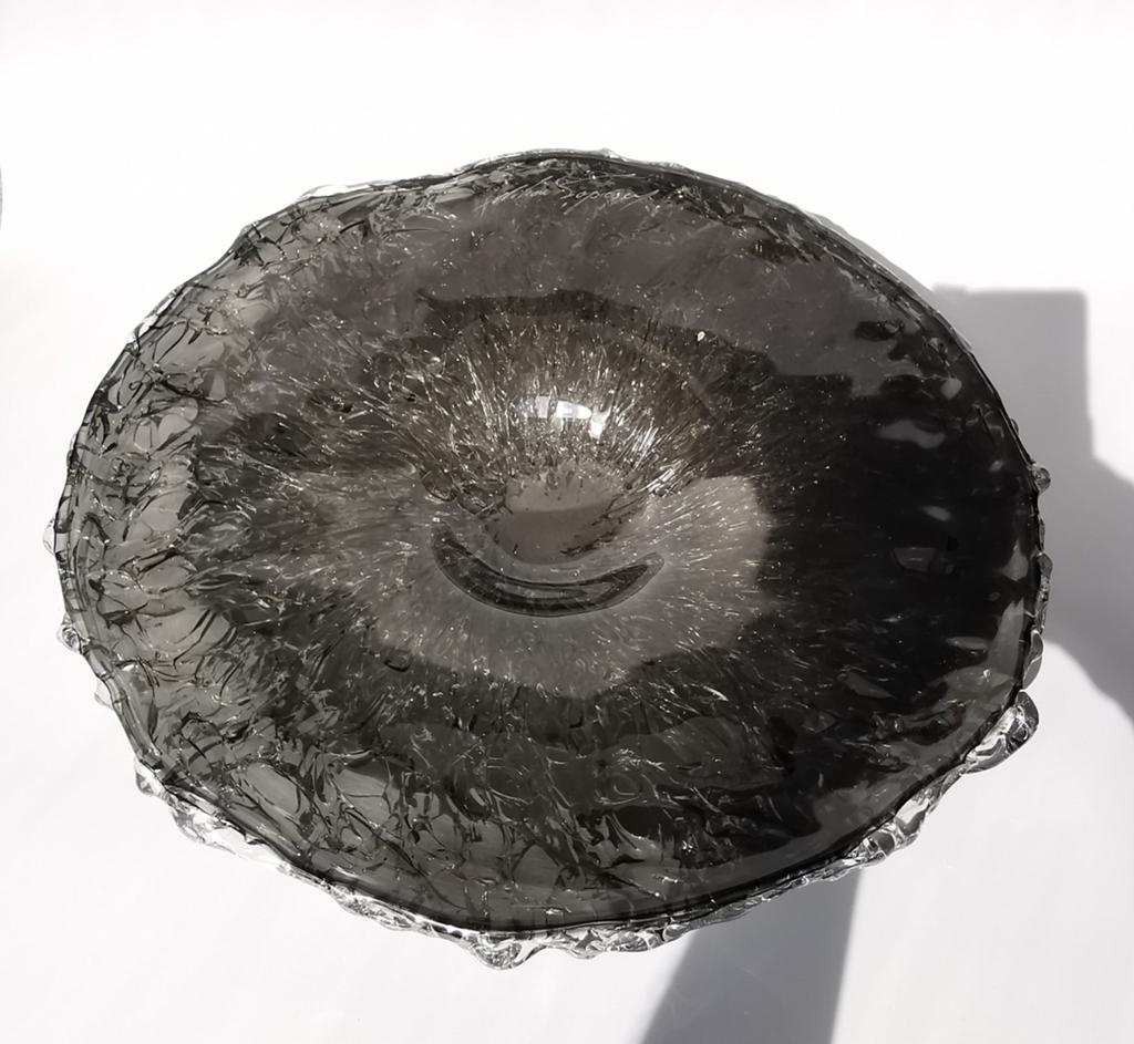 Super grote glas kunst schaal gesigneerd Mihai Topescu, Antiek en Kunst, Verzenden