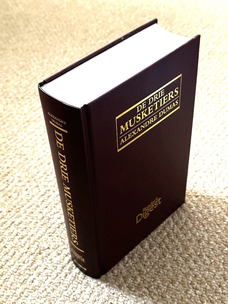De Drie Musketiers - Alexandre Dumas, 2011 (Hardcover), Europa overig, Alexandre Dumas, Ophalen of Verzenden, Zo goed als nieuw