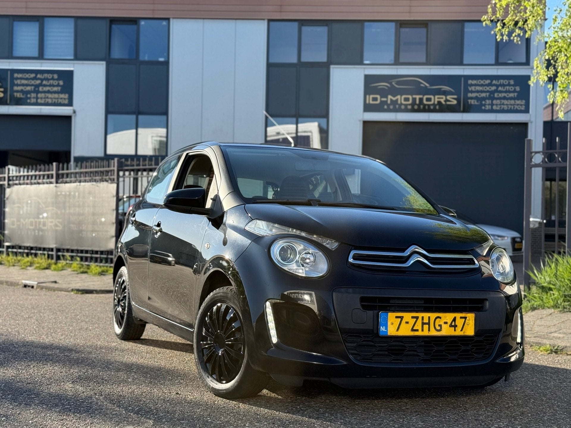 Citroen C1 1.0 e-VTi Shine BLACK SPORT LUXE UITVOERING, Auto's, Voorwielaandrijving, 31 €/maand, 4 stoelen, C1