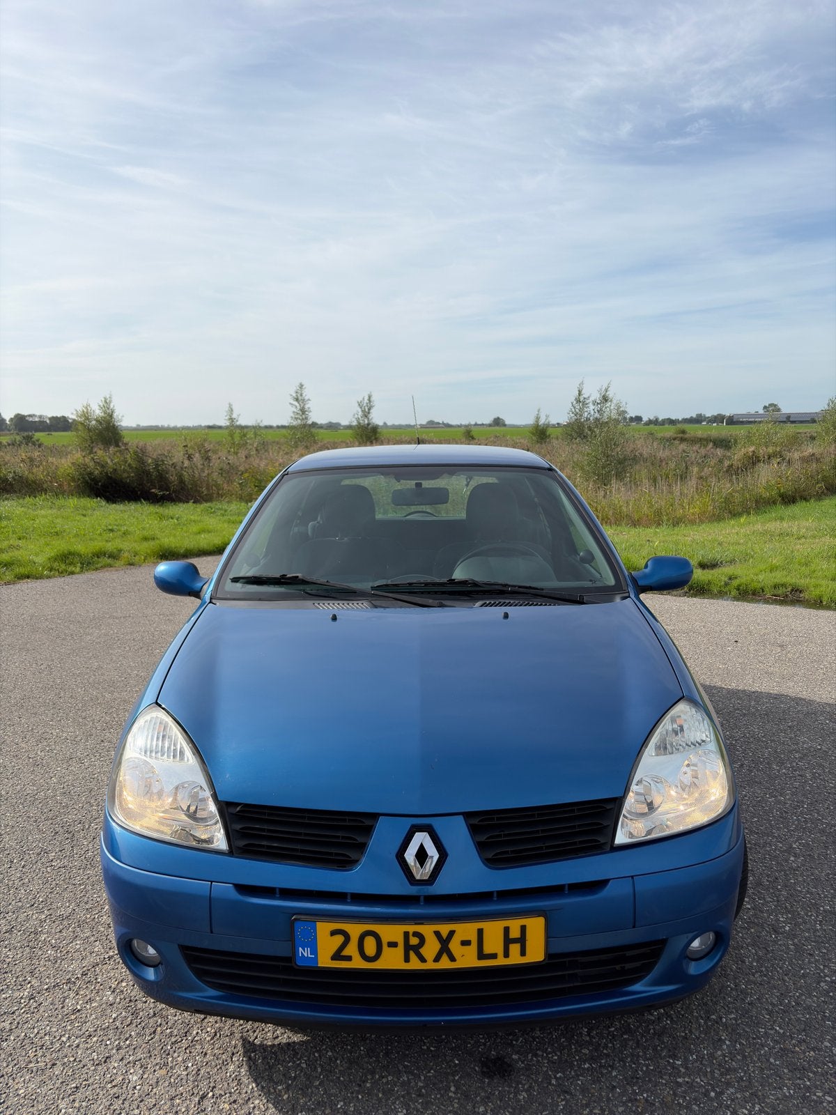Renault Clio 1.6 16V 2005 Blauw AIRCO GOED ONDERHOUDEN, Voorwielaandrijving, 40 €/maand, 4 cilinders, Blauw