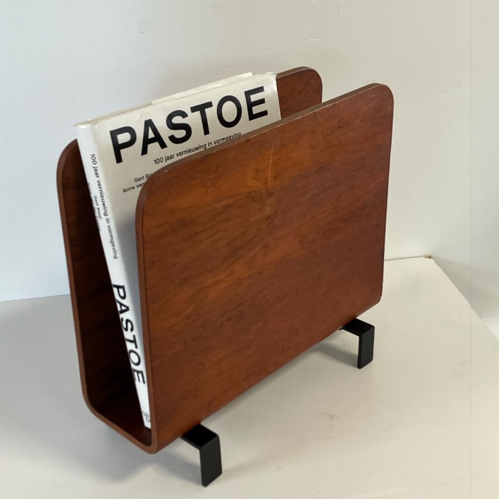 Vintage Pastoe stijl lectuurbak teak met zwart metaal 1950-6, Huis en Inrichting, Gebruikt, Pastoe, Huysmans, Ophalen of Verzenden